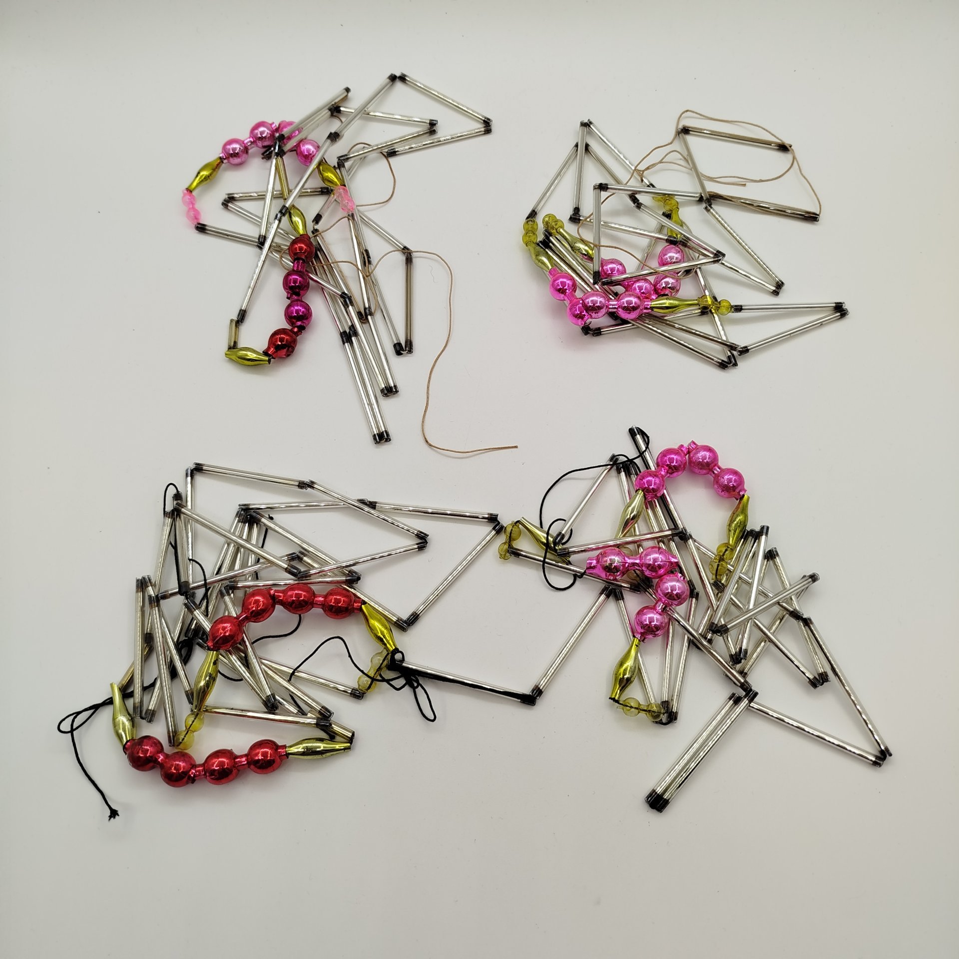 Набор из четырех бус для ёлки, стекло, стеклярус, Завод «Лаборприбор», СССР, 1950-1980 гг.