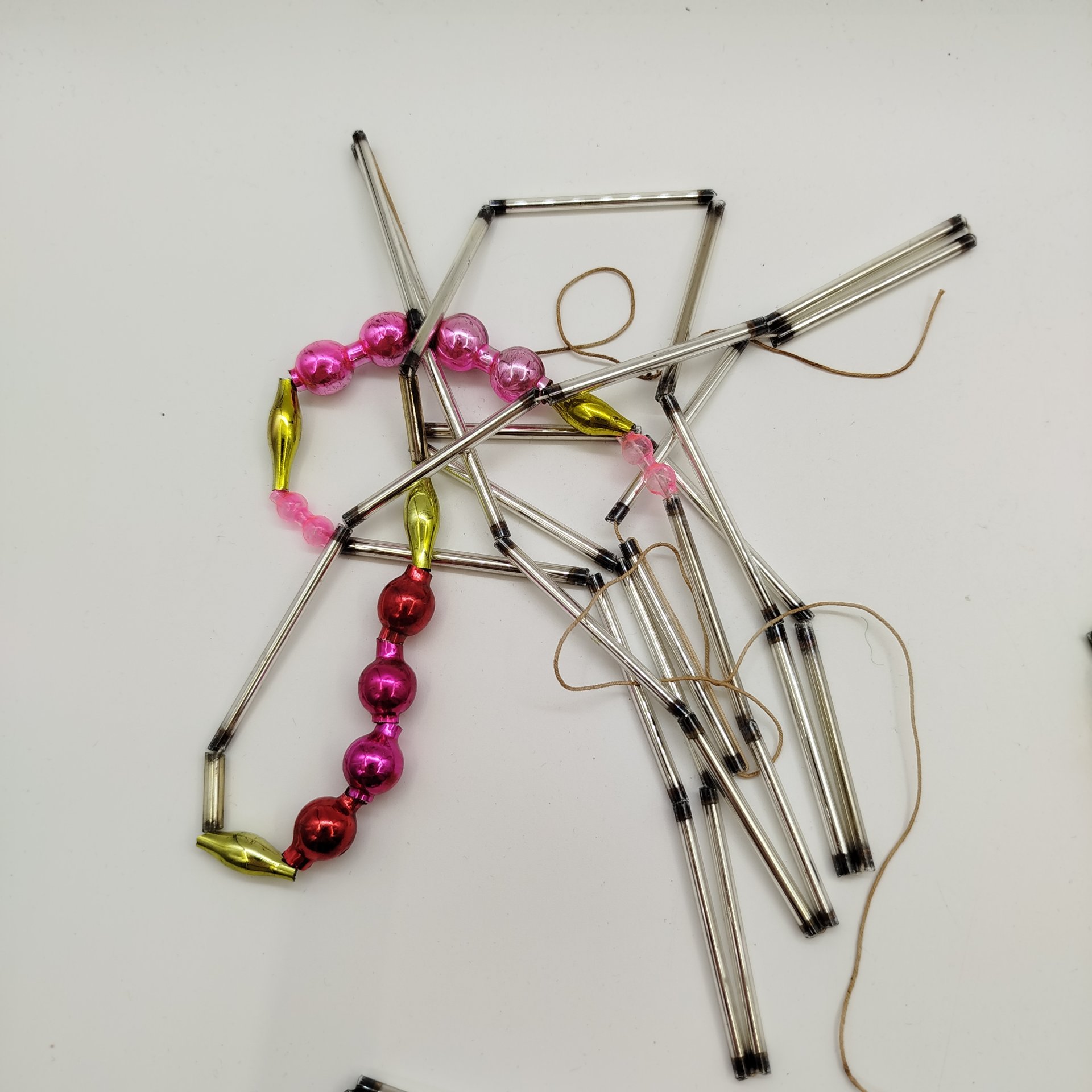 Набор из четырех бус для ёлки, стекло, стеклярус, Завод «Лаборприбор», СССР, 1950-1980 гг.