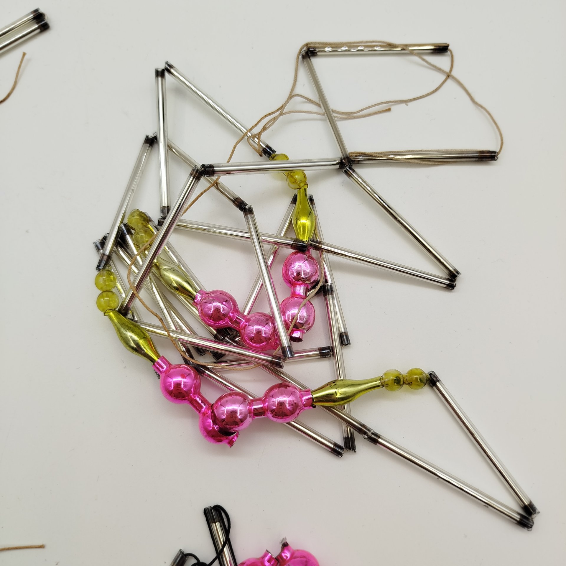 Набор из четырех бус для ёлки, стекло, стеклярус, Завод «Лаборприбор», СССР, 1950-1980 гг.