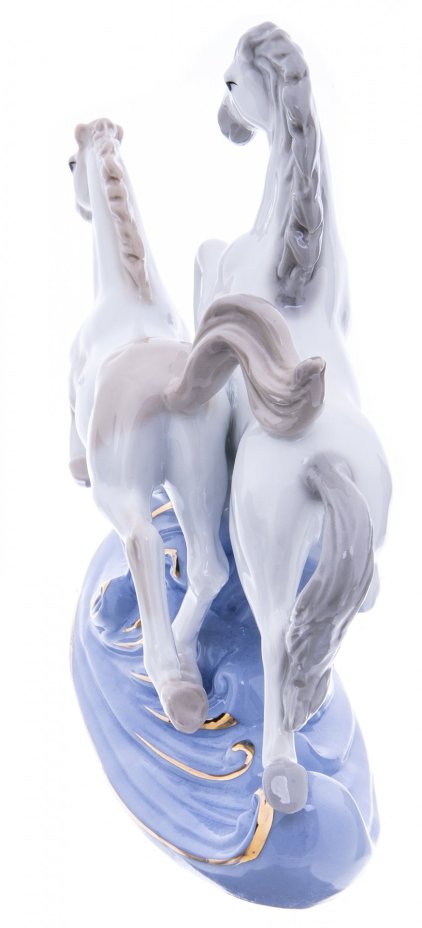 Статуэтка "Бегущие лошади", фарфор, роспись, фирма "Delicate", Китай, 2000-2020 гг., Delicate