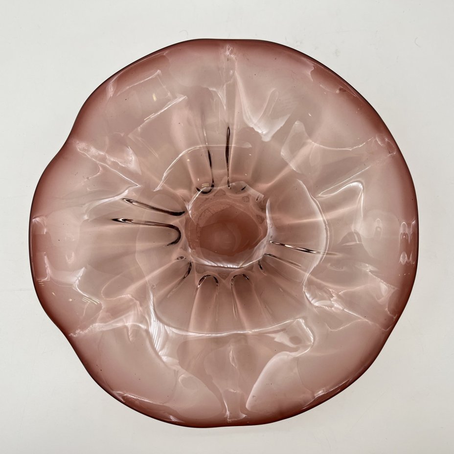 Конфетница лилового оттенка