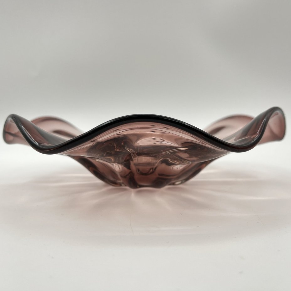 Конфетница лилового оттенка