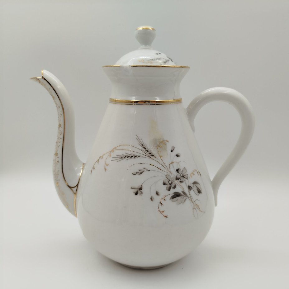 Чайник (кофейник) с декором из полевых цветов, фарфор, роспись, золочение, Западная Европа, 1890-1920 гг.