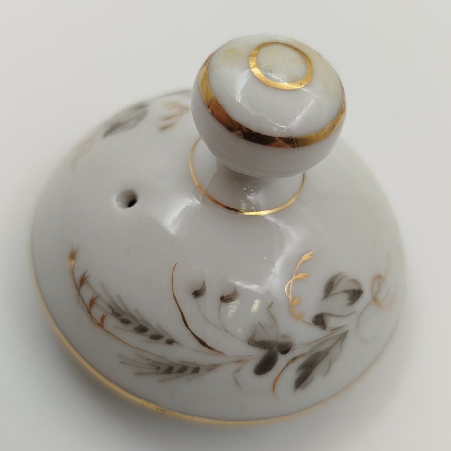 Чайник (кофейник) с декором из полевых цветов, фарфор, роспись, золочение, Западная Европа, 1890-1920 гг.