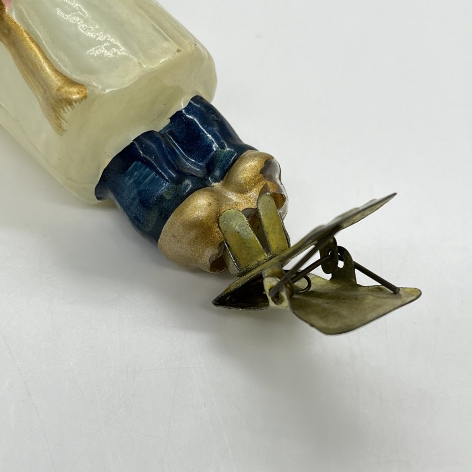 Игрушка ёлочная на прищепке "Доктор Айболит", художник Кузьмина Ю. Н., стекло, краска, металл, Завод стеклянных ёлочных украшений и оптических изделий, г. Москва, СССР, 1950-1960 гг.