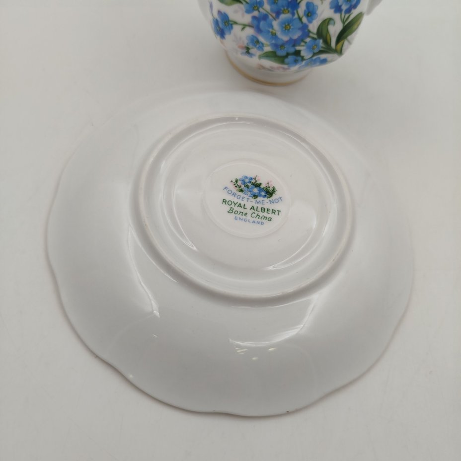 Кофейная пара "Forget-me-not" ("Незабудки"), фарфор, деколь, золочение, Royal Albert, Великобритания, 1950-1970 гг.