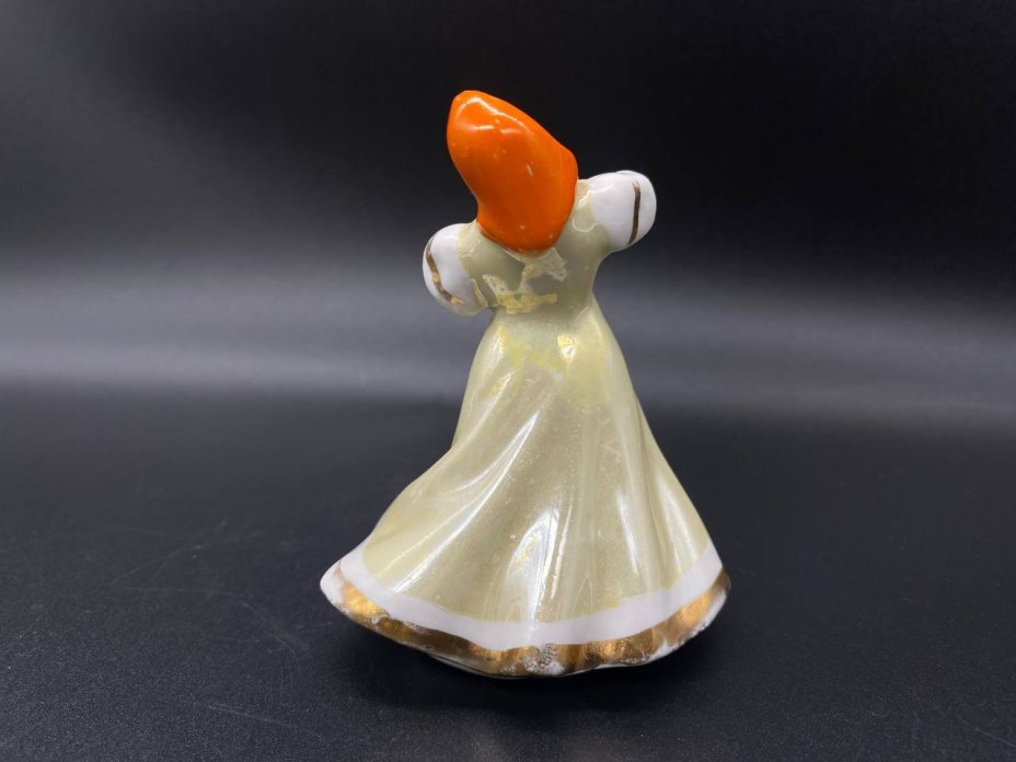 Комплект из трёх статуэток «Русский перепляс» ("Плясунья", "Гармонист"), скульптор Бржезицкая А. Д., Дулевский фарфоровый завод (Дулёво)