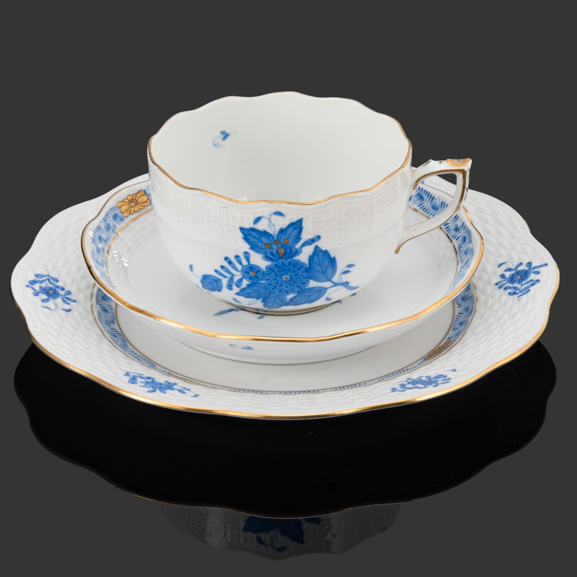 Трио чайное, выполненное в фирменном дизайне "Chinese Bouquet" ("Apponyi Blue"), Herend (Херенд)