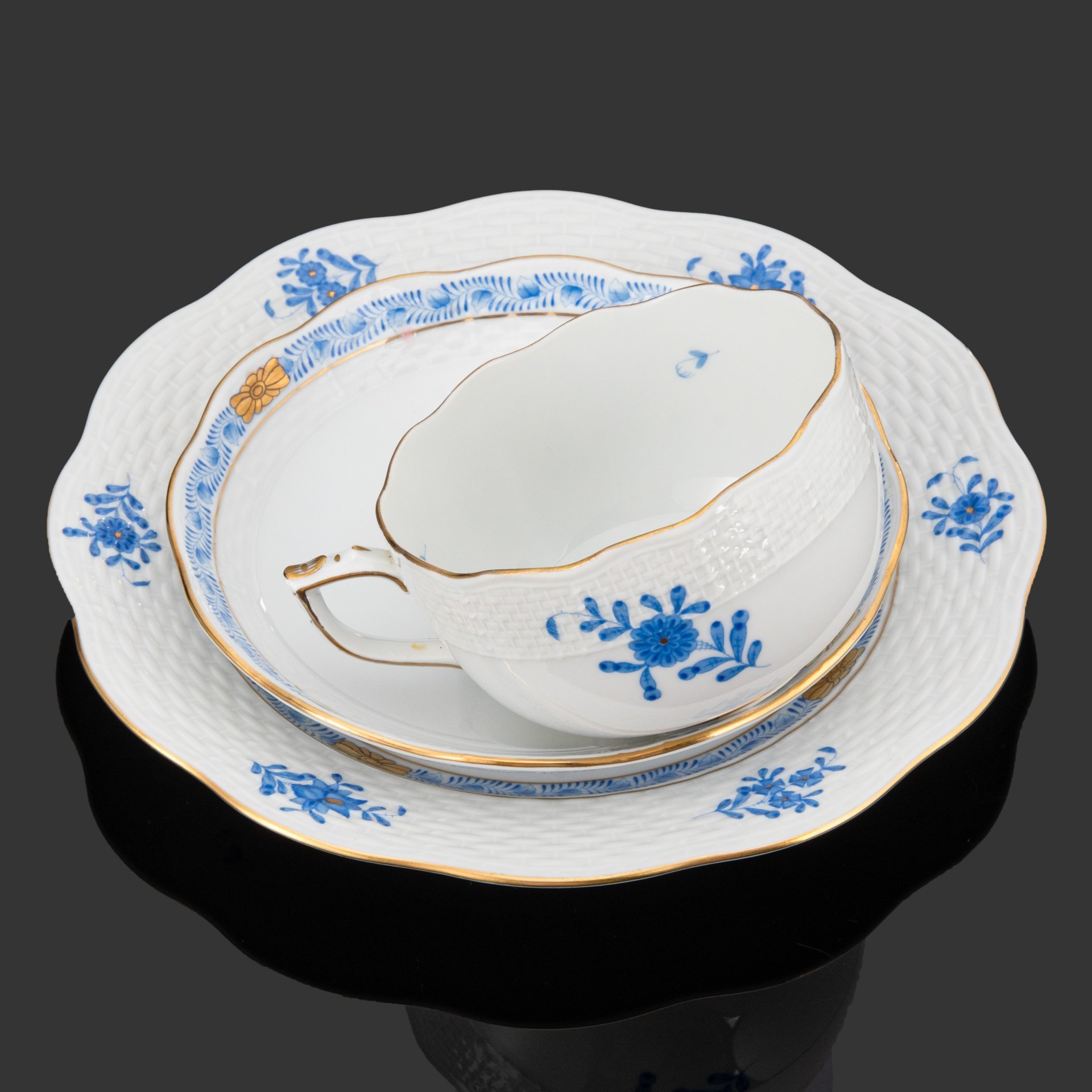 Трио чайное, выполненное в фирменном дизайне "Chinese Bouquet" ("Apponyi Blue"), Herend (Херенд)