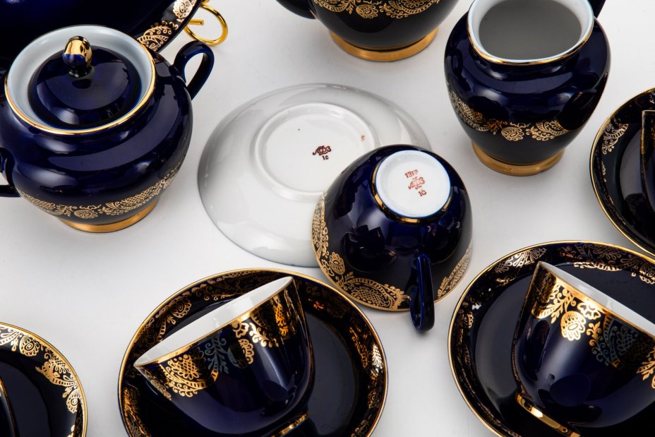 Чайный сервиз с ажурным орнаментом по борту на 6 персон (16 предметов), фарфор, кобальт, золочение, Ленинградский фарфоровый завод (ЛФЗ), СССР, 1970-1989 гг.