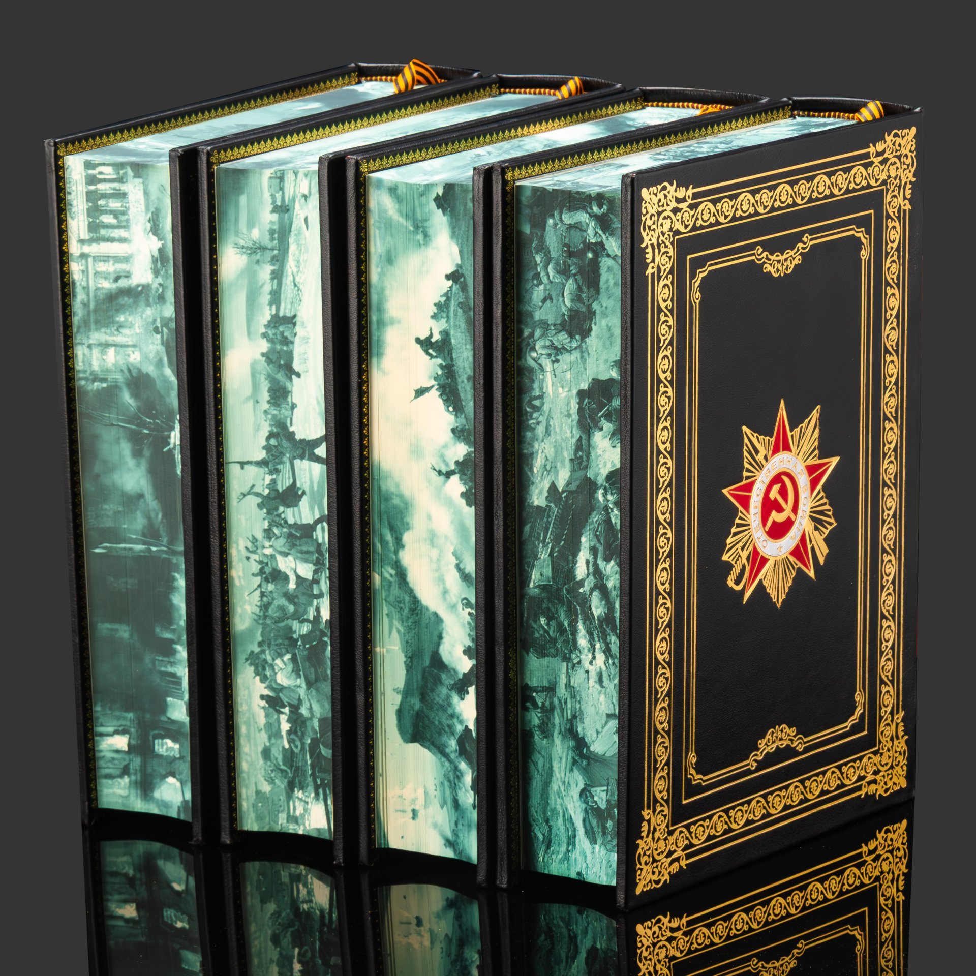 Подарочный набор  "Бессмертный полк" в 4-х томах в коробе, бумага, кожаный переплет, тиснение, золочение, обрез с принтом; на подставке из дерева, обтянутой кожей, в подарочном деревянном  коробе, Российская Федерация, 2025 г.
