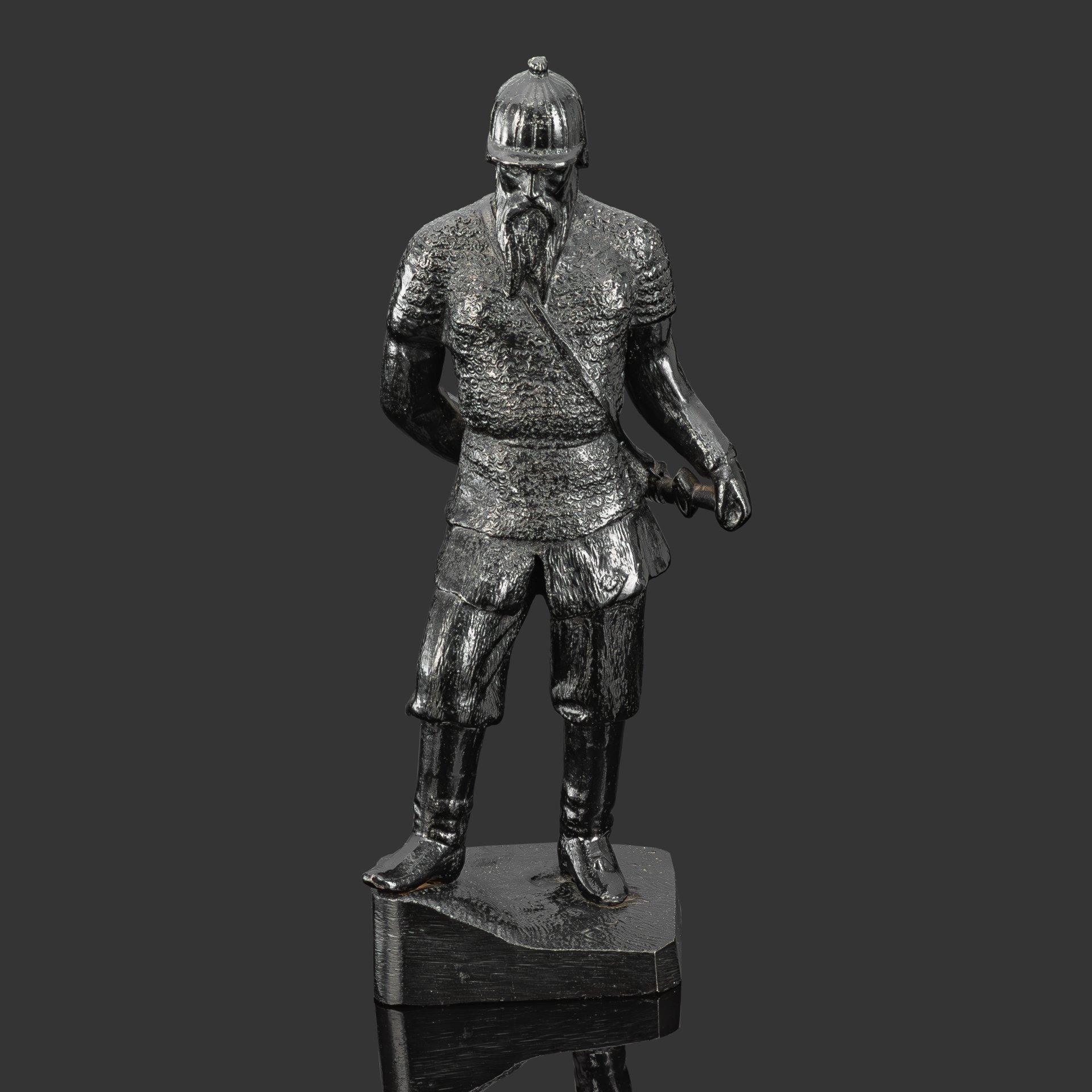 Скульптура "Ермак" ("Ермак покоритель Сибири"), скульптор П.П. Забелло, чугун, "голландская сажа", Каслинский чугунолитейный завод (Касли), СССР, 1981 г.