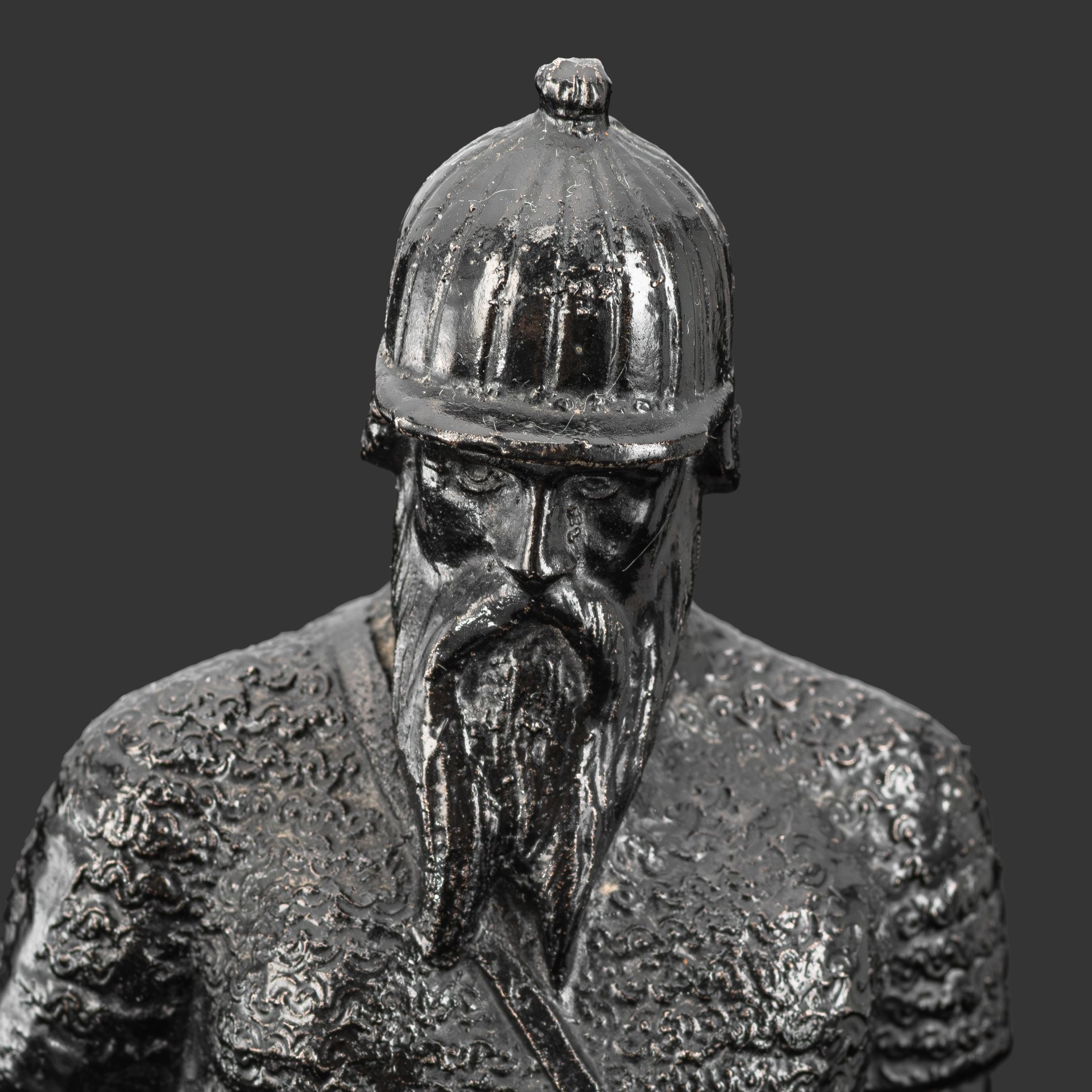 Скульптура "Ермак" ("Ермак покоритель Сибири"), скульптор П.П. Забелло, чугун, "голландская сажа", Каслинский чугунолитейный завод (Касли), СССР, 1981 г.