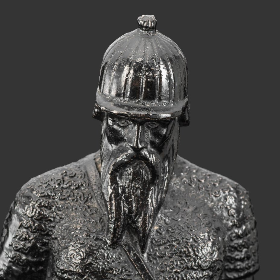 Скульптура "Ермак" ("Ермак покоритель Сибири"), скульптор П.П. Забелло, чугун, "голландская сажа", Каслинский чугунолитейный завод (Касли), СССР, 1981 г.