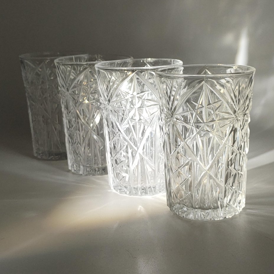 Набор из 4-х стаканов с резным геометрическим декором, стекло, алмазная грань, СССР, 1970-1990 гг.