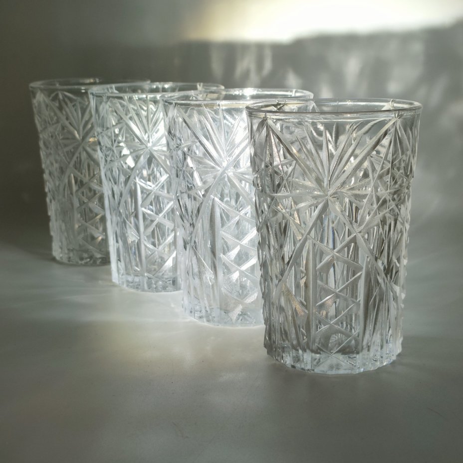 Набор из 4-х стаканов с резным геометрическим декором