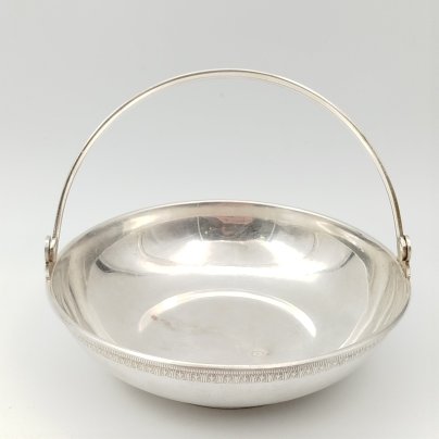 Вазочка (орешница) с ручкой и орнаментом вдоль бортика