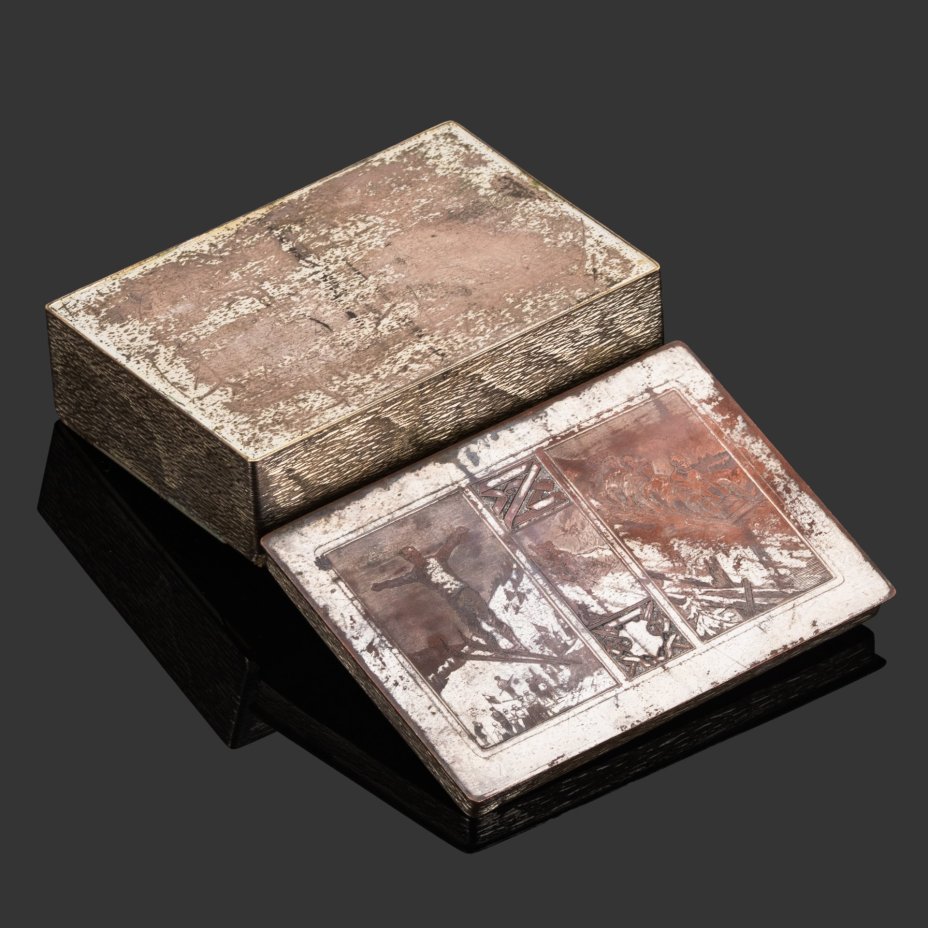 Шкатулка (сигаретница, спичечница) с изображением зимних видов спорта и монограммой "Z"