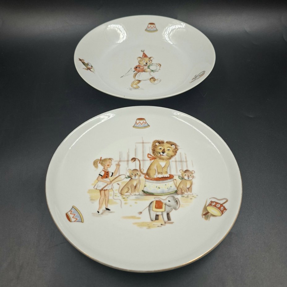 Набор детский из двух тарелок с изображением цирковых животных, фарфор, деколь, золочение, Colditz (Кольдиц), ГДР, 1960-1990 гг.