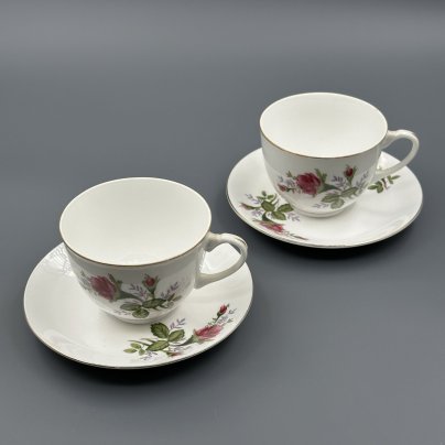 Набор из 2 кофейных пар , украшенных цветочным декором Tietsin Porcelain, фарфор, деколь, золочение, Китай, 1990-2000 гг., Китай