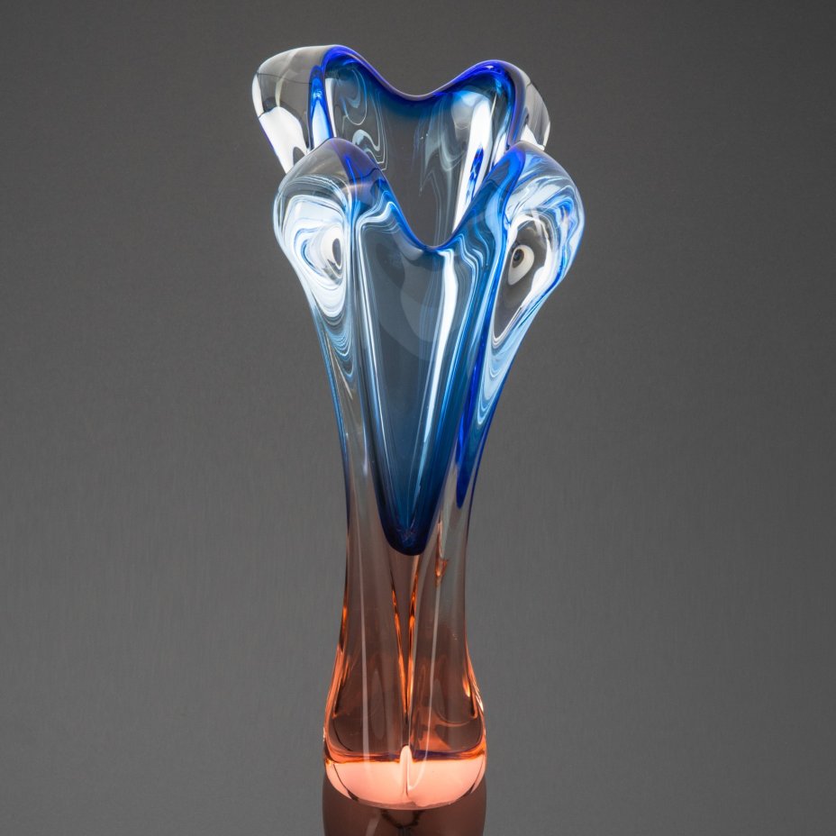 Ваза в стилистике Йозефа Господки (Josef Hospodka), Хржибский стекольный завод (Chribska Glas)