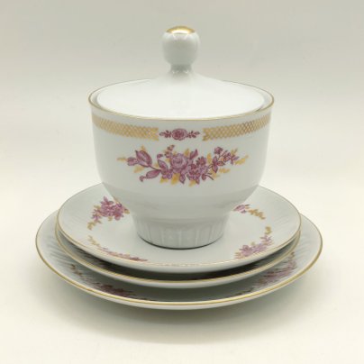 Столовый набор из сахарницы и 3-х блюдец, фарфор, деколь, золочение, Graf Von Henneberg Porzellan, 1777 Jlmenau, Германия, 1977-1990 гг.
