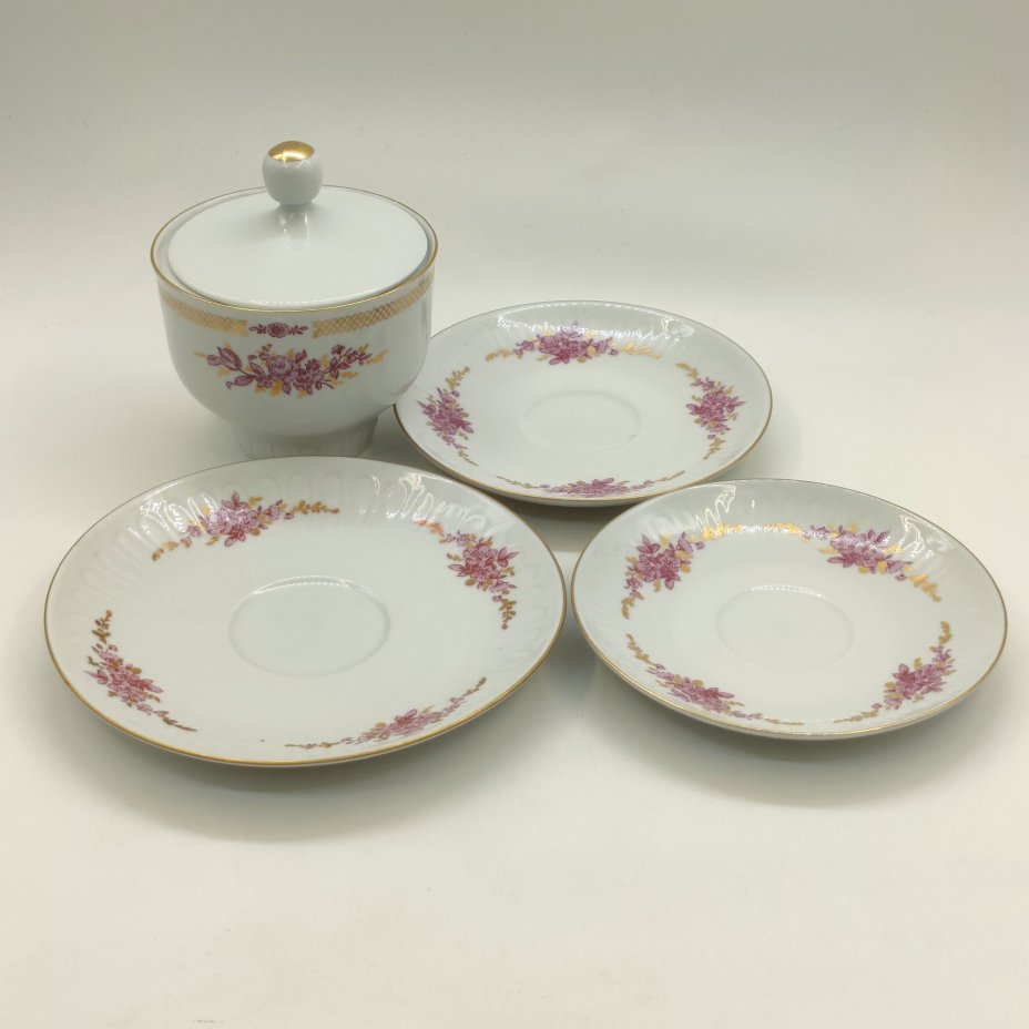 Столовый набор из сахарницы и 3-х блюдец, фарфор, деколь, золочение, Graf Von Henneberg Porzellan, 1777 Jlmenau, Германия, 1977-1990 гг.