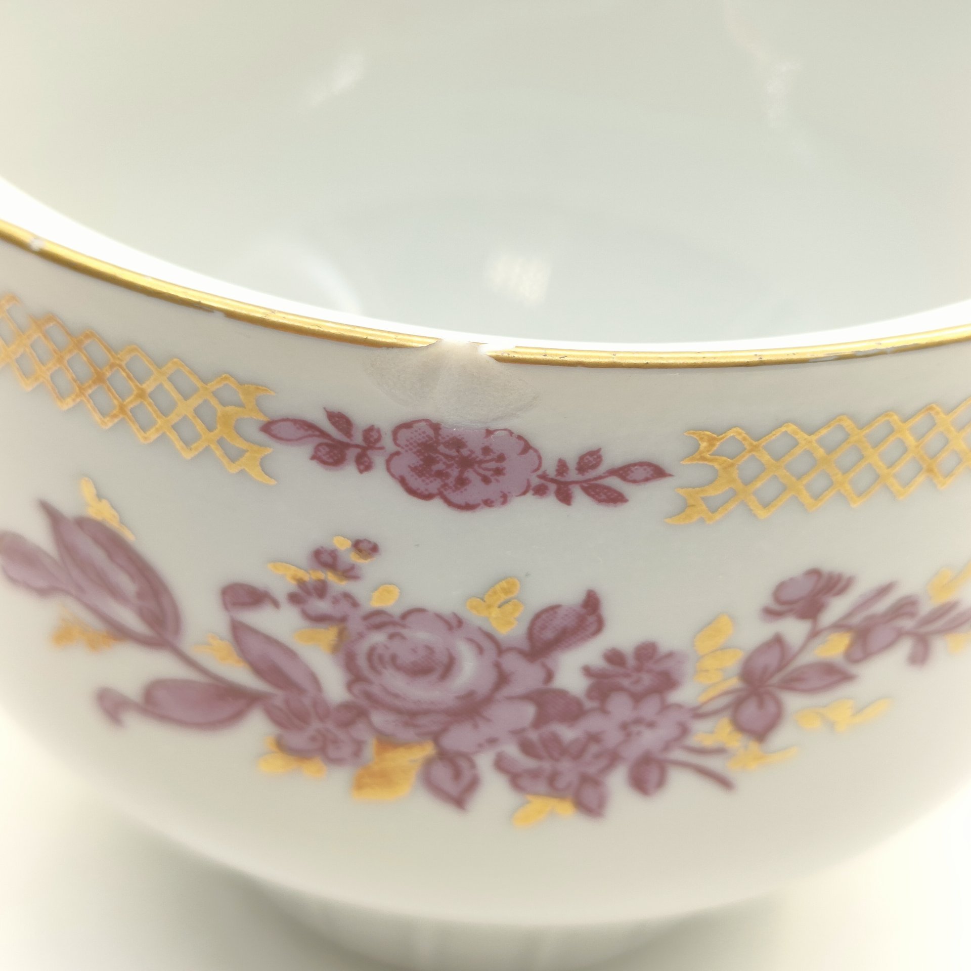 Столовый набор из сахарницы и 3-х блюдец, фарфор, деколь, золочение, Graf Von Henneberg Porzellan, 1777 Jlmenau, Германия, 1977-1990 гг.