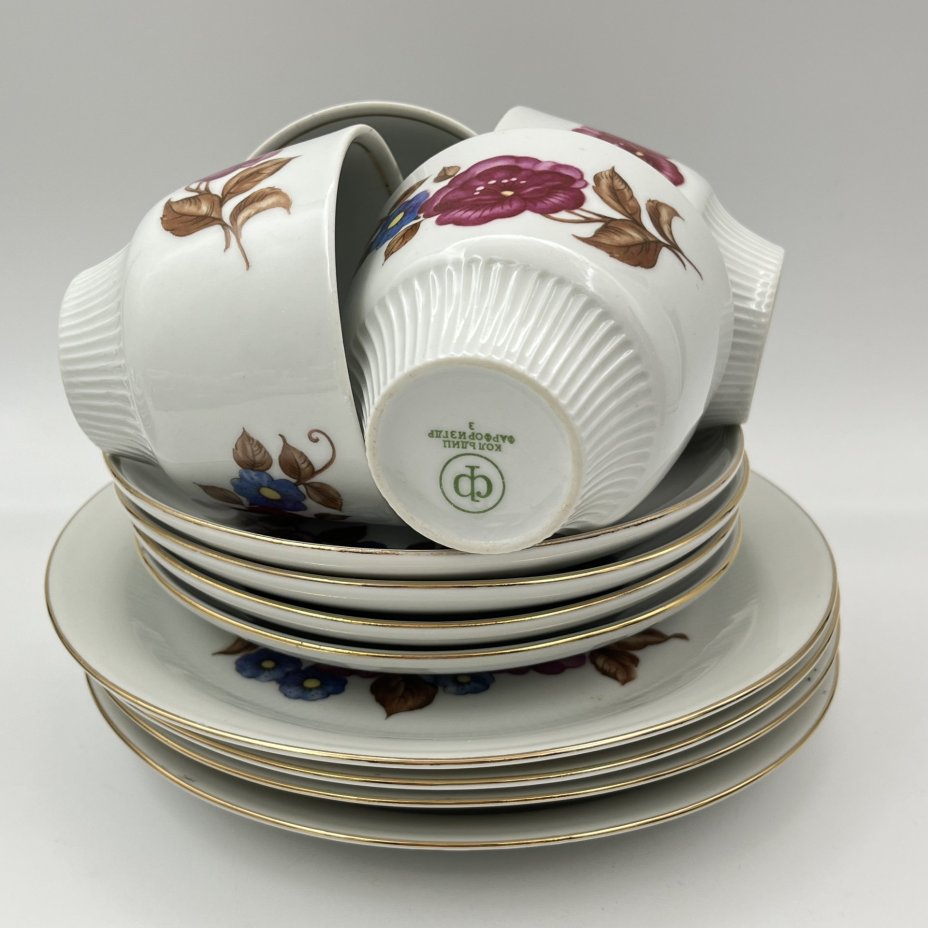 Набор чайно-кофейных трио с цветочным декором на 4 персоны, фарфор, деколь, золочение, Colditz (Кольдиц), ГДР, 1960-1980 гг.