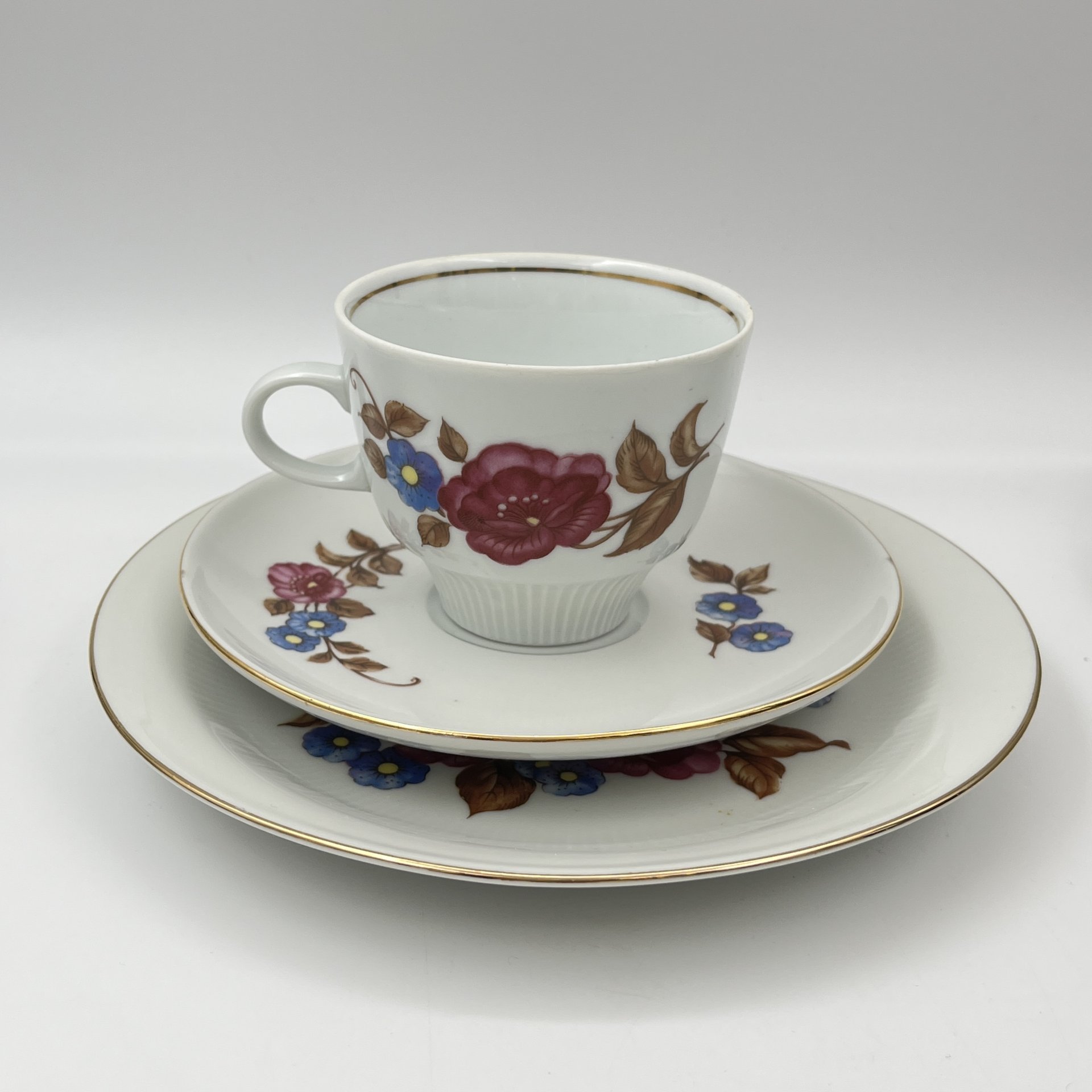 Набор чайно-кофейных трио с цветочным декором на 4 персоны, фарфор, деколь, золочение, Colditz (Кольдиц), ГДР, 1960-1980 гг.