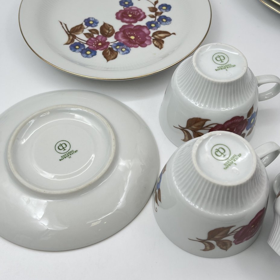 Набор чайно-кофейных трио с цветочным декором на 4 персоны, фарфор, деколь, золочение, Colditz (Кольдиц), ГДР, 1960-1980 гг.