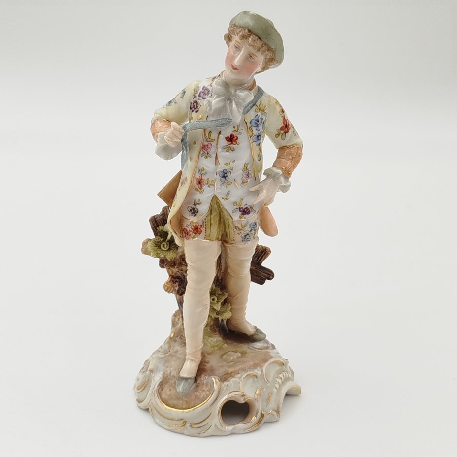 Статуэтка "Кавалер с ружьем" ("На охоте")