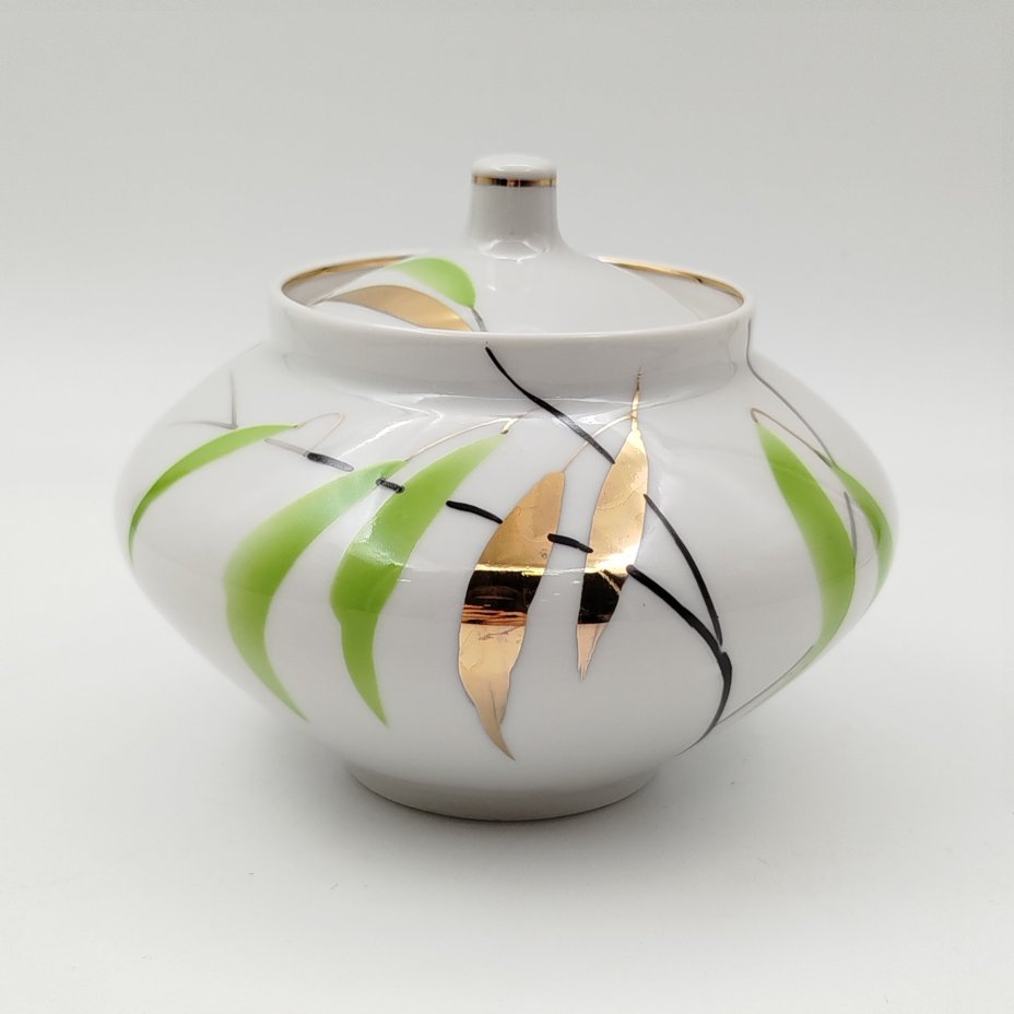 Сахарница из сервиза "Ивушка", автор росписи Яснецов В.К.