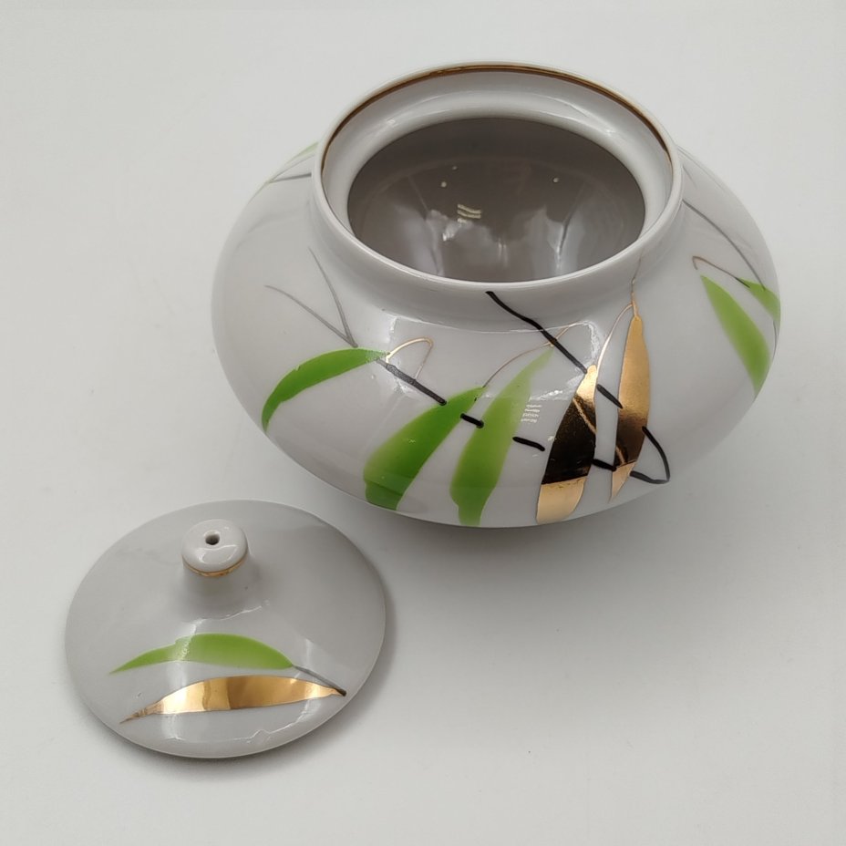 Сахарница из сервиза "Ивушка", автор росписи Яснецов В.К.