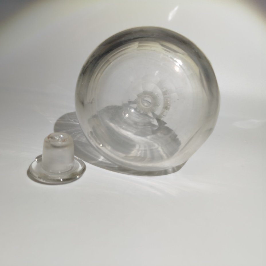 Штоф для крепких спиртных напитков, декорированный линзами