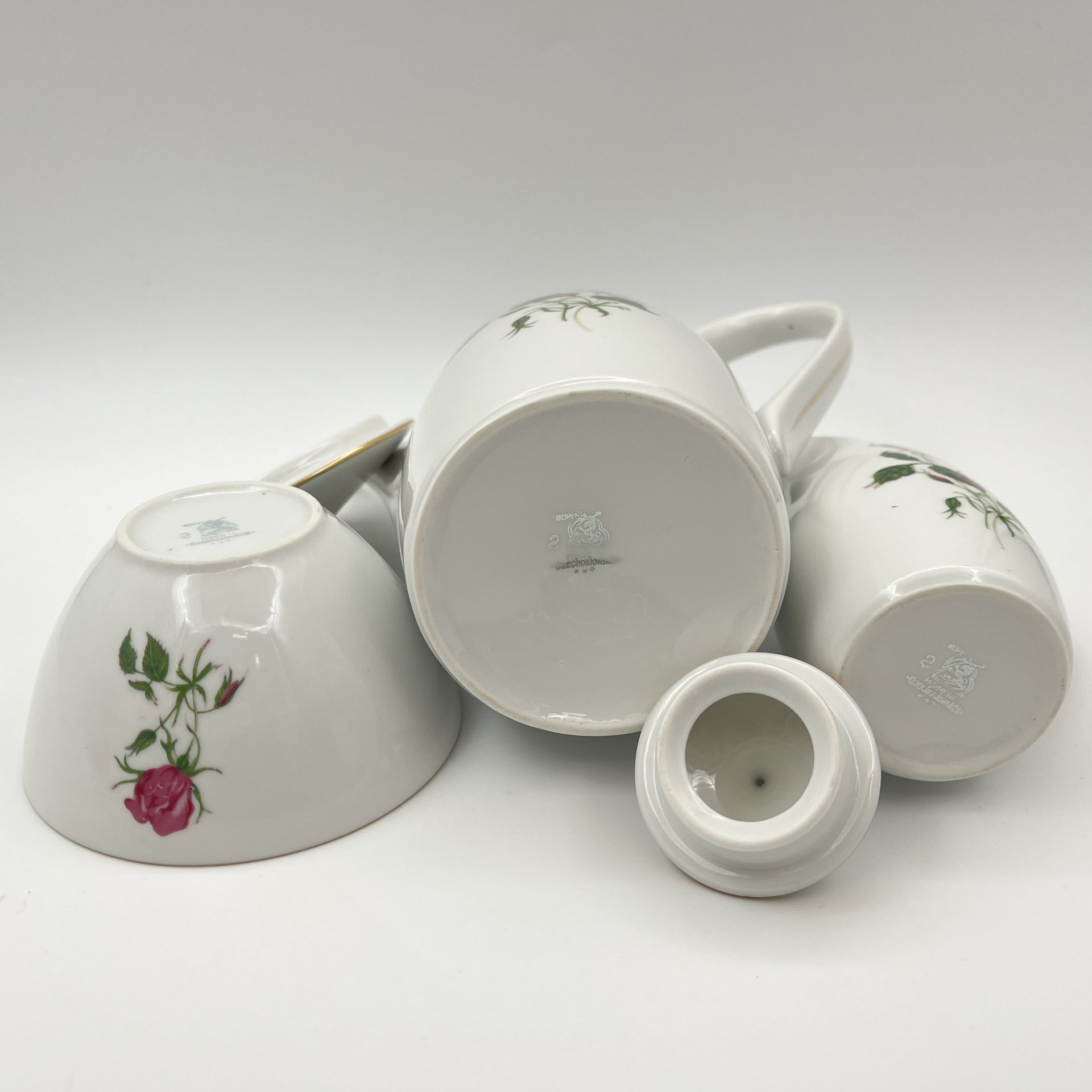 Сервиз кофейный на 6 персон (15 предметов), украшенный изображением розы, фарфор, деколь, золочение, Bohemia (Neurohlau), Чехословакия, 1970-1990 гг.