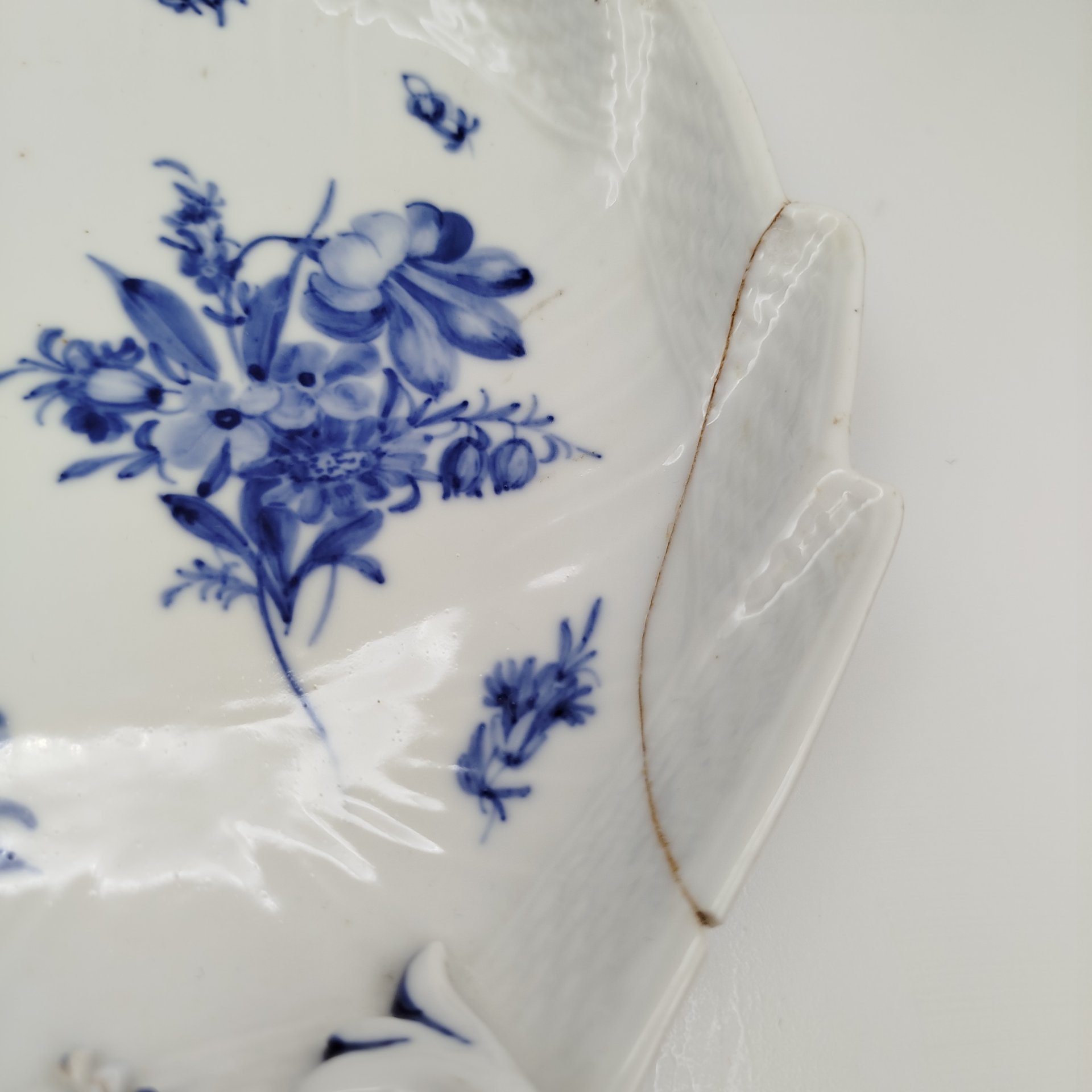 Набор из двух тарелок в форме листов с растительным декором, фарфор, роспись, Royal Copenhagen, 1870-1890 гг.