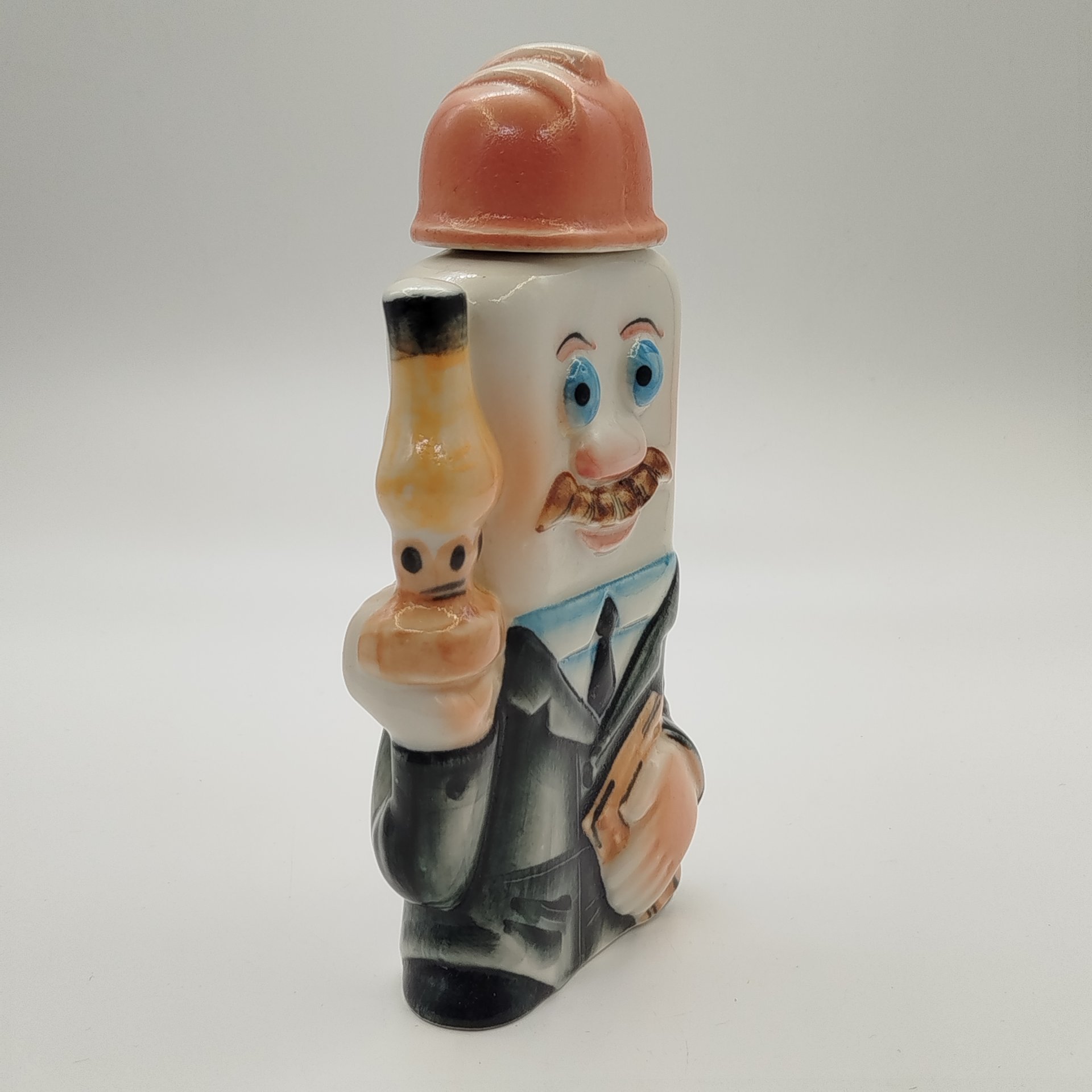 Штоф "Энергетик", ООО "Чайник", фарфор, роспись, Российская Федерация, 1990-2015 гг.