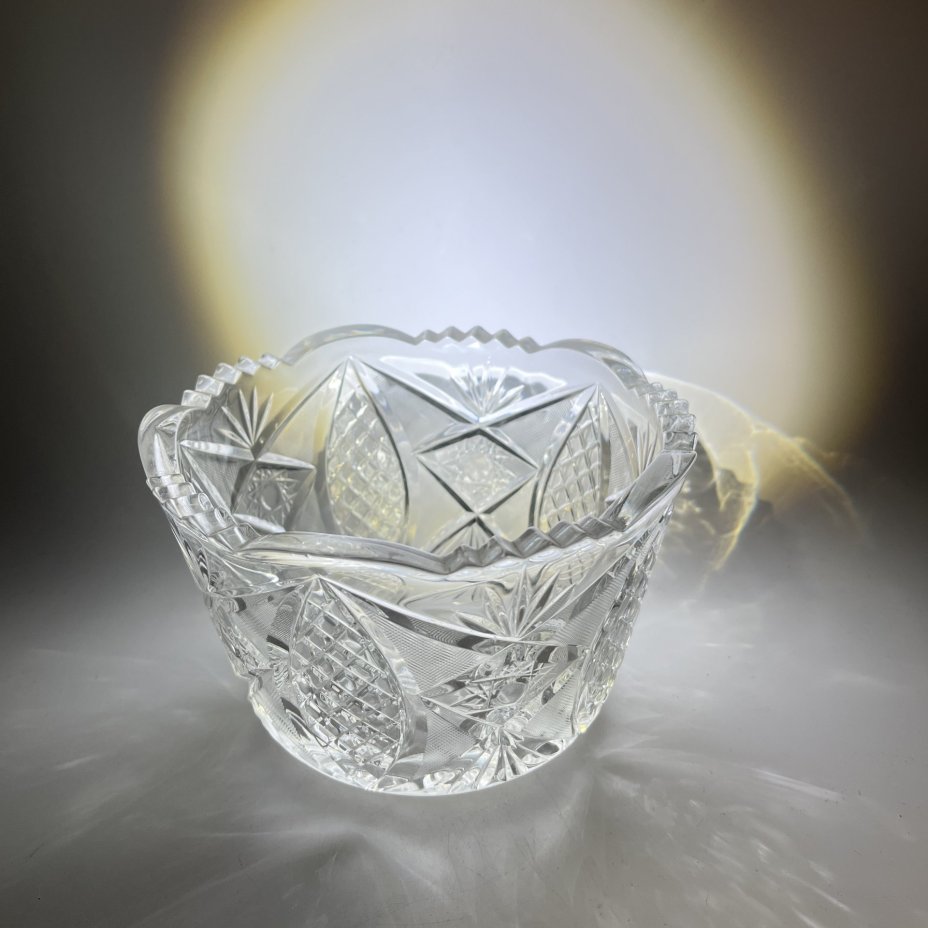 Салатник круглой формы с геометрическим декором, стекло, пресс, СССР, 1970-1990 гг.