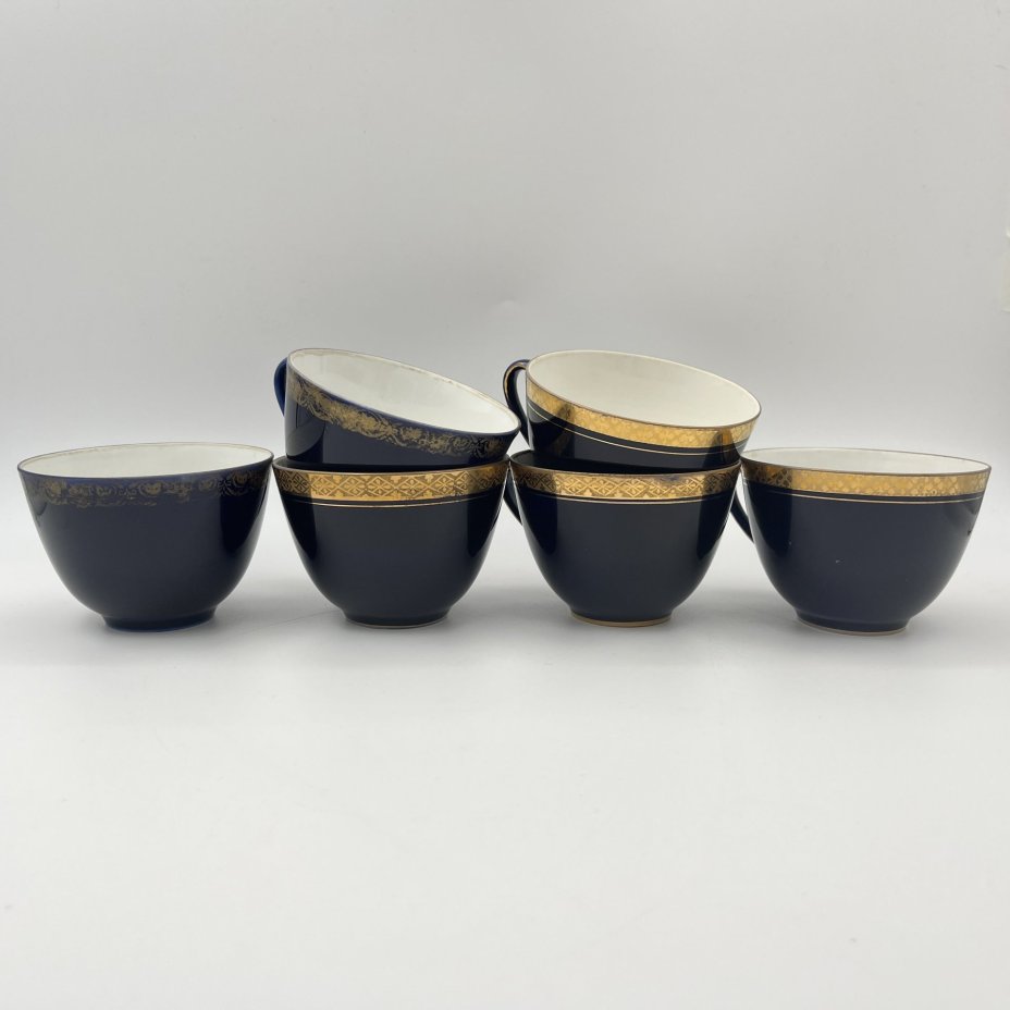 Сервиз чайный с орнаментальным декором (в подборе) на 6 персон, 16 предметов