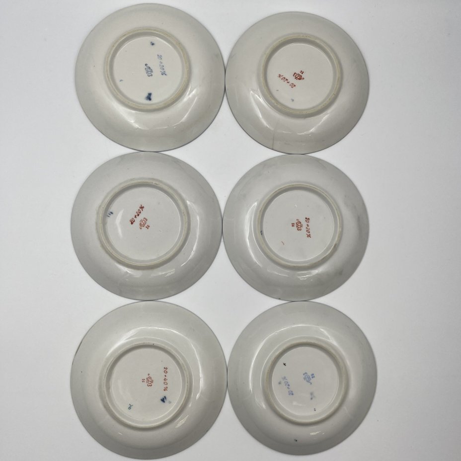 Сервиз чайный с орнаментальным декором (в подборе) на 6 персон, 16 предметов