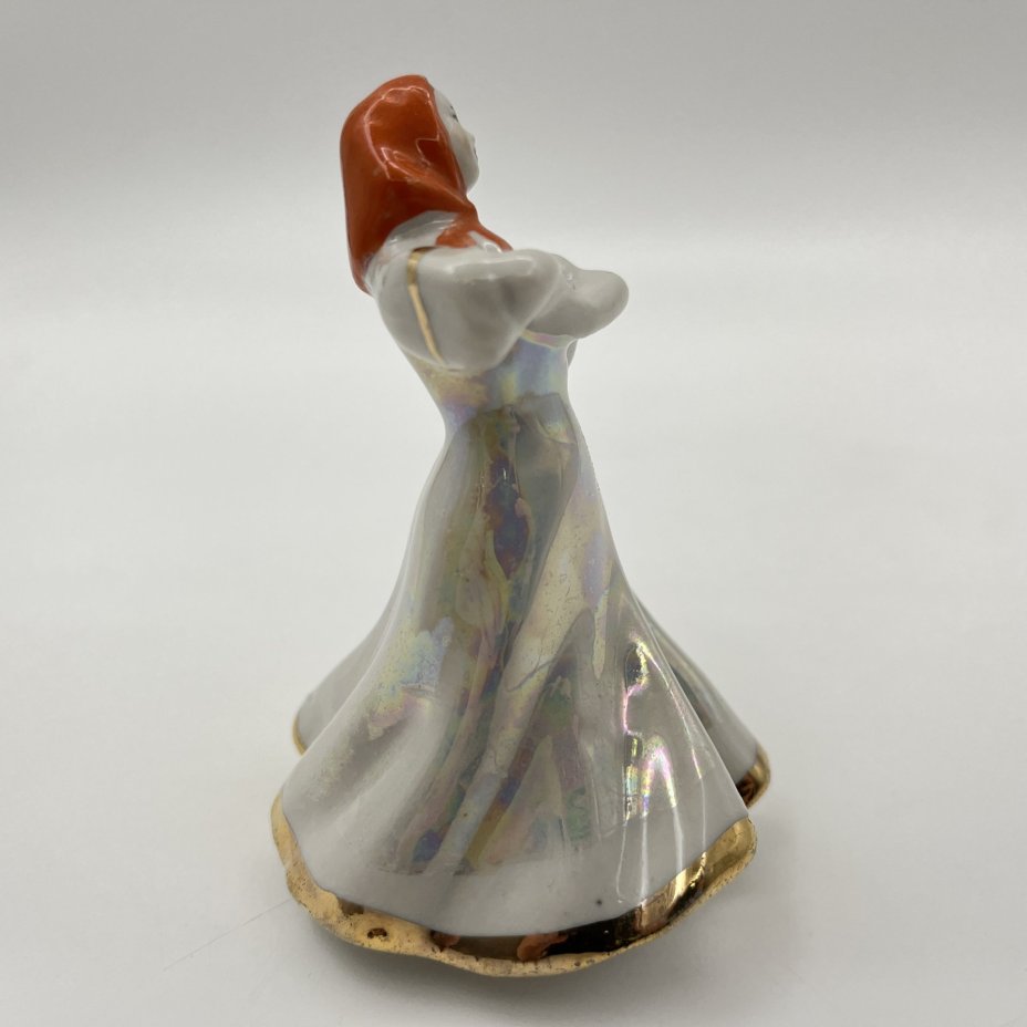 Статуэтка из скульптурной композиции "Русский перепляс", автор А.Д. Бржезицкая