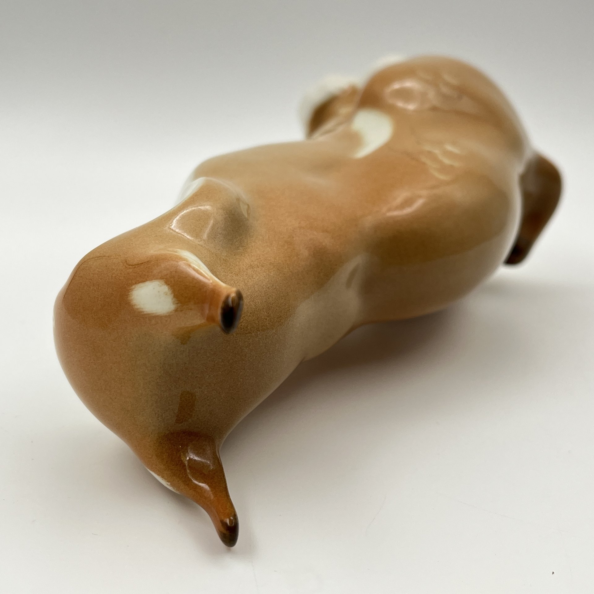 Статуэтка "Рысь", скульптор Б.Я. Воробьев, фарфор, аэрография, Ленинградский фарфоровый завод (ЛФЗ), Россия, 1980-2000 гг.