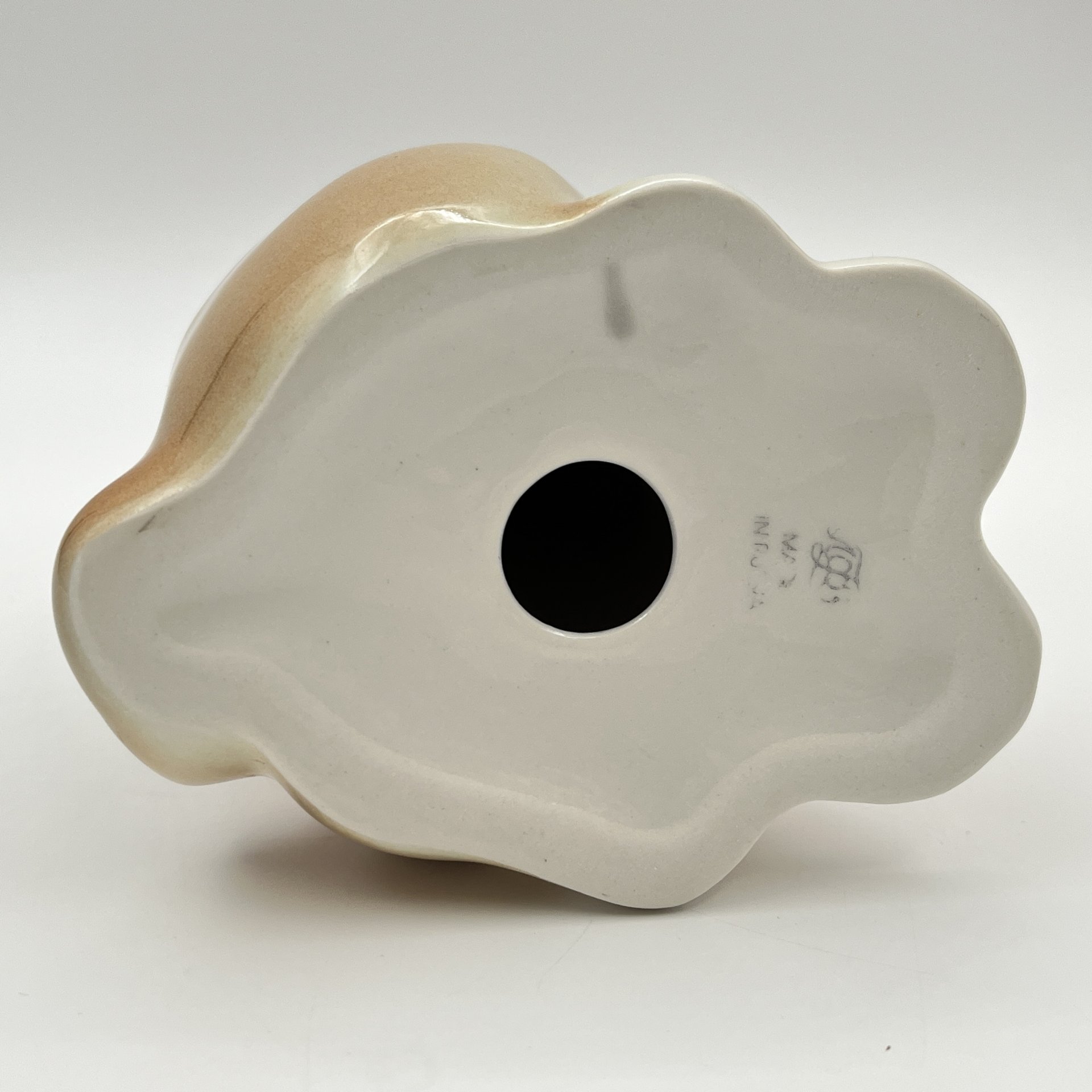 Статуэтка "Рысь", скульптор Б.Я. Воробьев, фарфор, аэрография, Ленинградский фарфоровый завод (ЛФЗ), Россия, 1980-2000 гг.