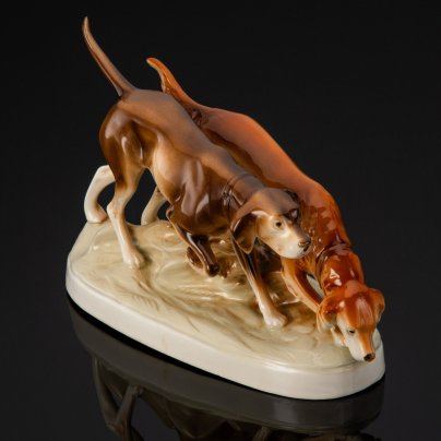Статуэтка "Охотничьи собаки", фаянс, аэрография, Royal Dux, Чехия, 1918-1945 гг., Royal Dux