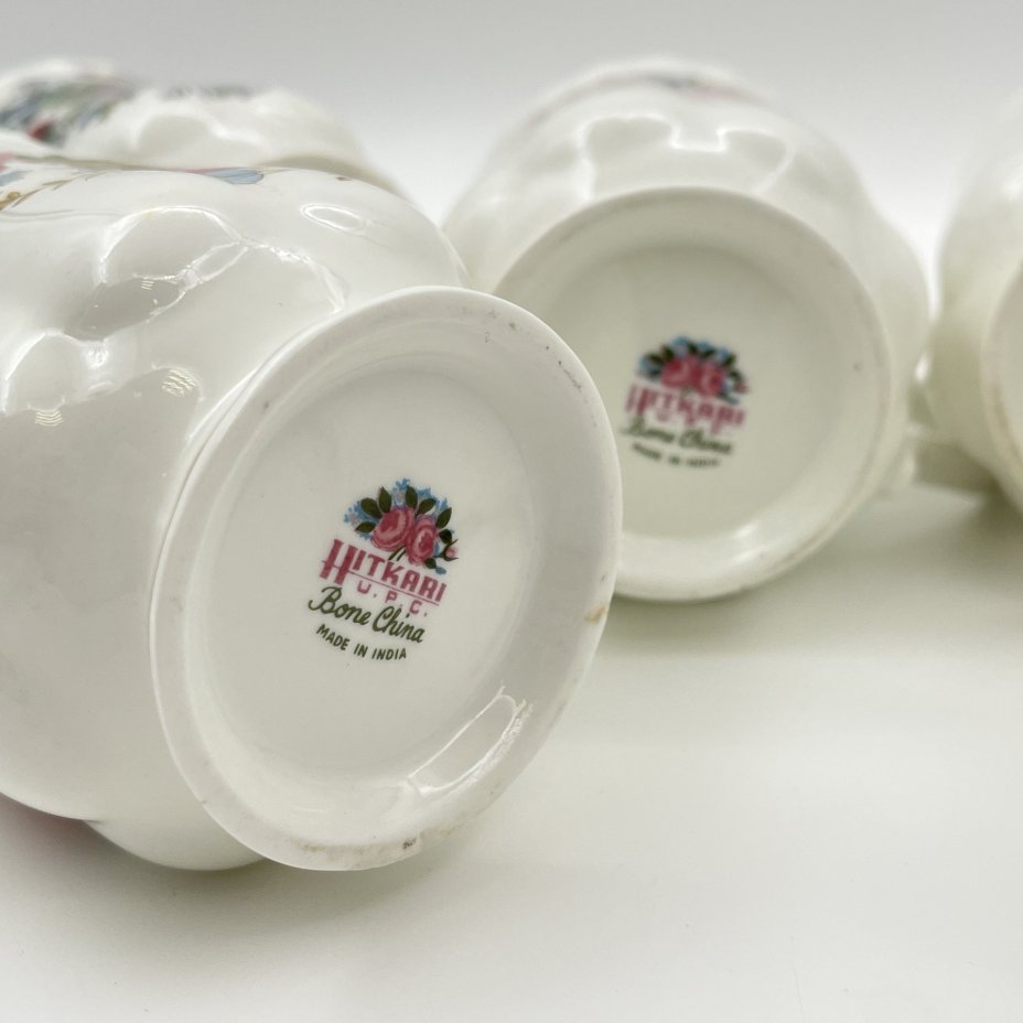 Набор из 5-ти чашек, украшенных цветочным декором, фарфор, деколь, золочение, Hitkari Potteries, Индия, 1980-2000 гг.