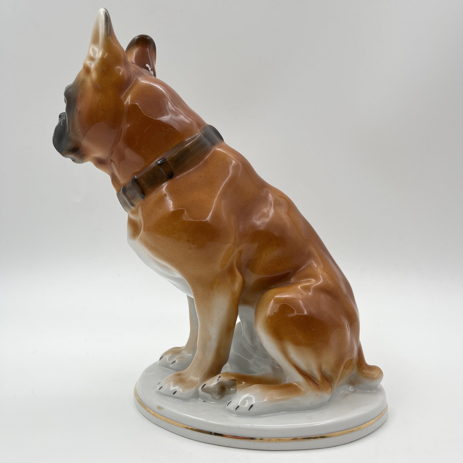 Статуэтка "Боксер", скульптор В.С. Драчинская, фарфор, роспись, Ленинградский фарфоровый завод (ЛФЗ), СССР, 1970-1986 гг.