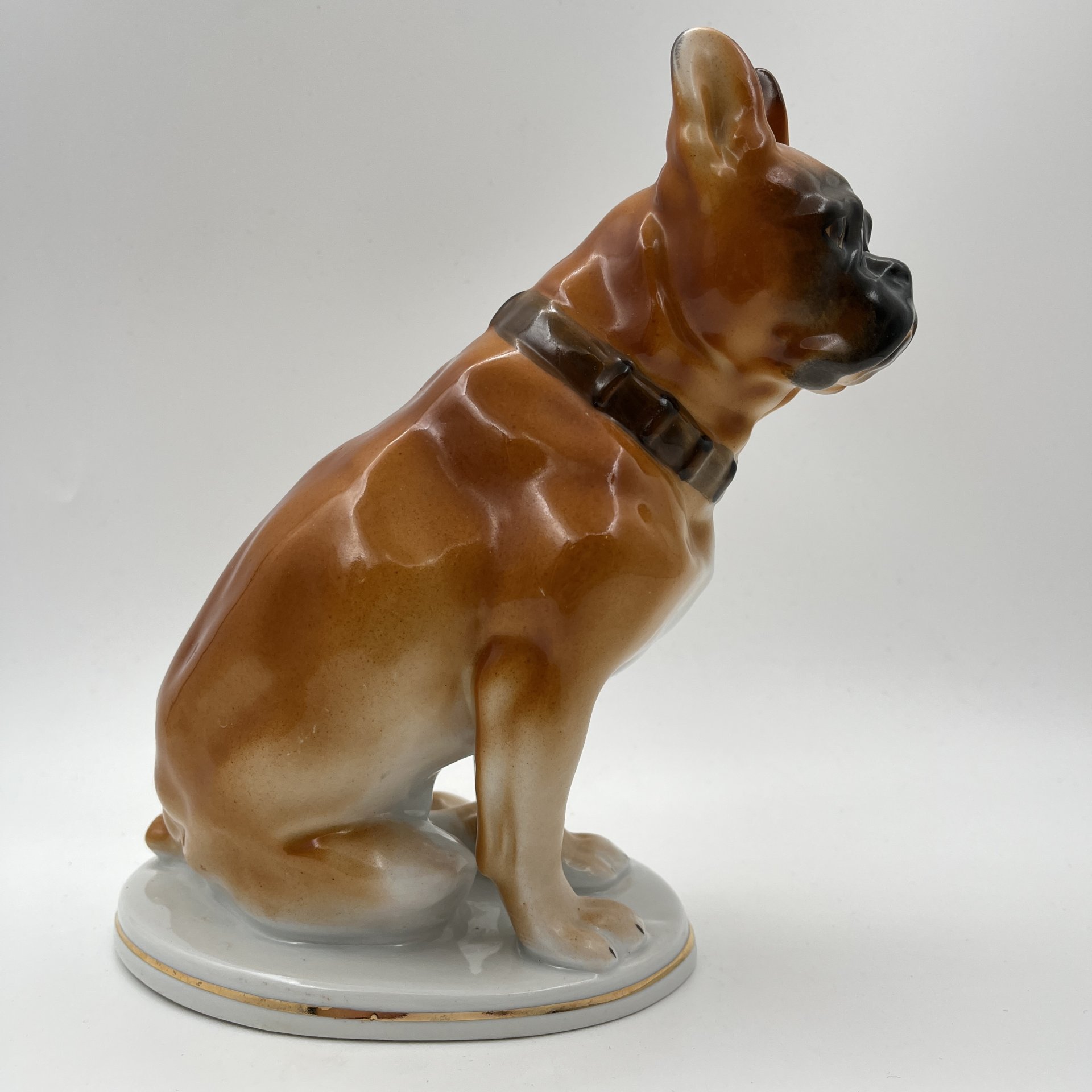 Статуэтка "Боксер", скульптор В.С. Драчинская, фарфор, роспись, Ленинградский фарфоровый завод (ЛФЗ), СССР, 1970-1986 гг.