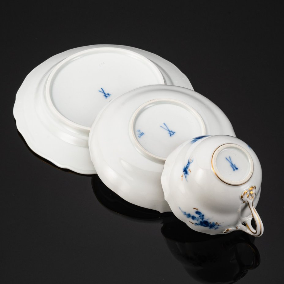 Трио чайное с декором в виде синих цветов, фарфор, роспись, золочение, Meissen (Мейсенский фарфор), Германия, 1950-1980 гг.