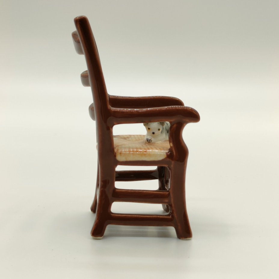 Статуэтка "Котенок на стуле", фарфор, роспись, Lefard (Лефард), Китай, 2000-2020 гг., Lefard (Лефард)